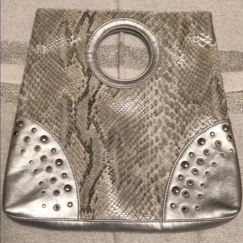 ☑️NWOT'S C RUSSE SILVER SNAKE BAG☑️ - Picture 1 of 8
